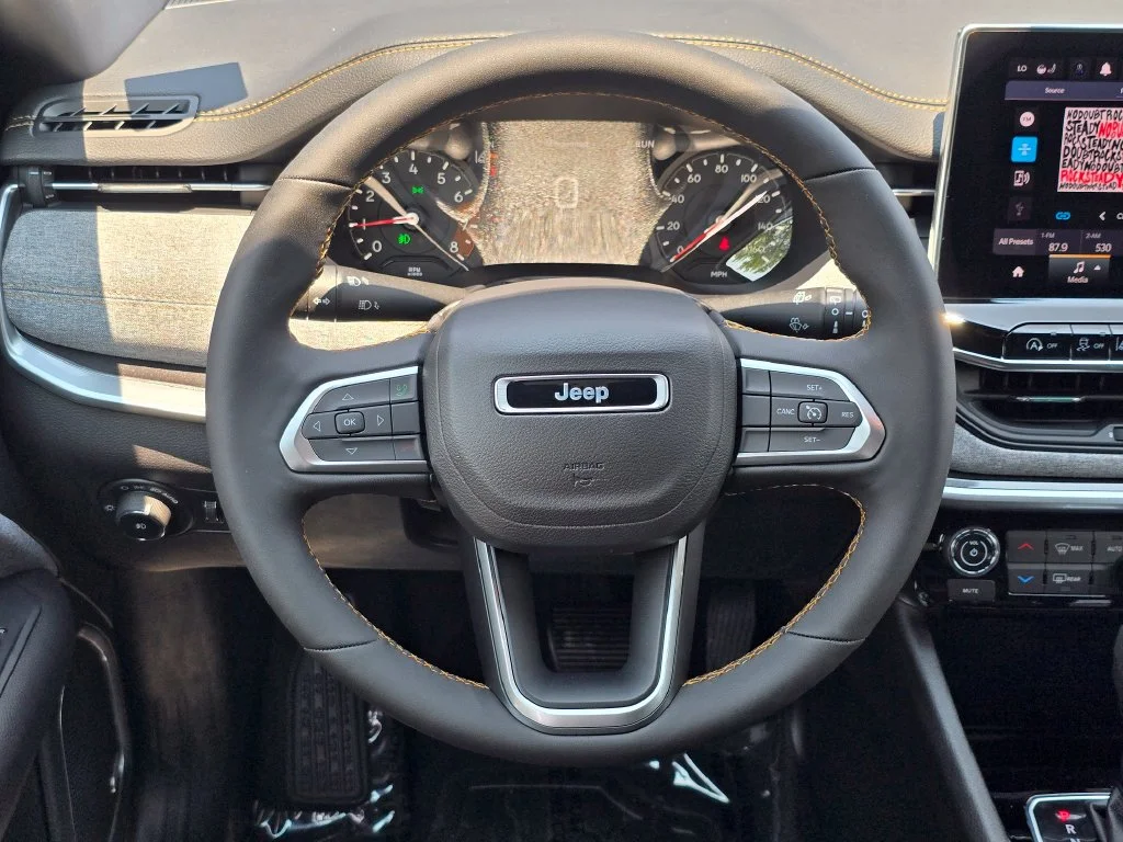 New 2026 White Jeep Latitude image 7