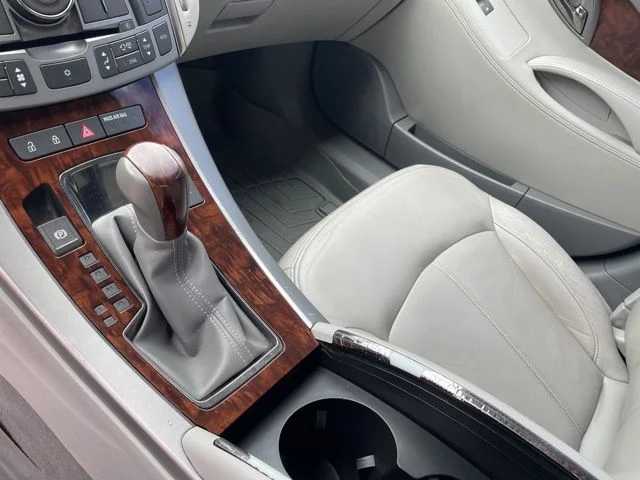 Used 2010 Red Buick CXL image 9