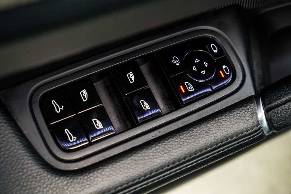 Used 2021 Black Porsche Base image 42