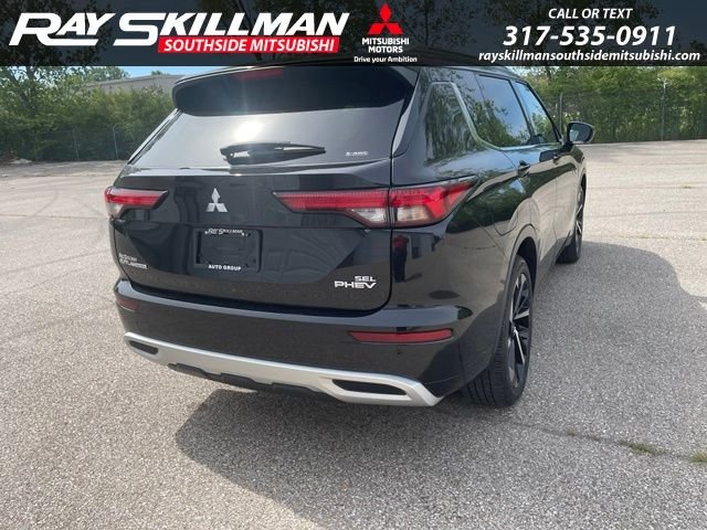 Used 2024 Black Mitsubishi SEL image 5
