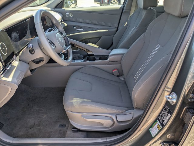 Used 2025 Gray Hyundai SEL Convenience image 14
