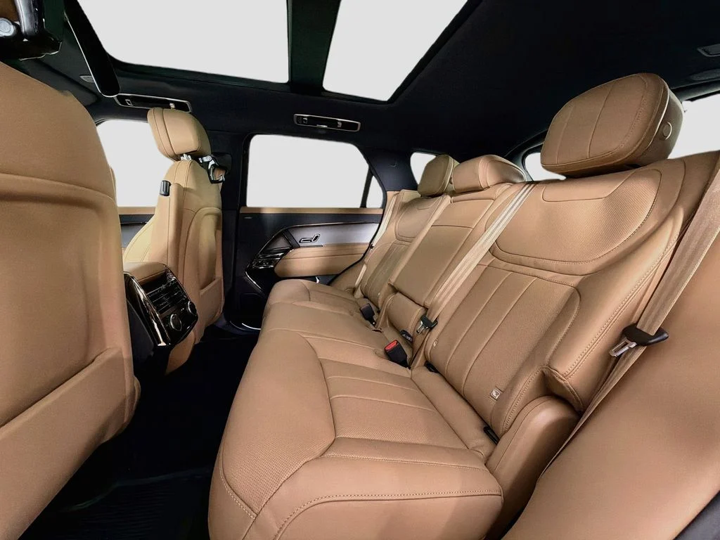 New 2027 Fuji White Land Rover SE image 26