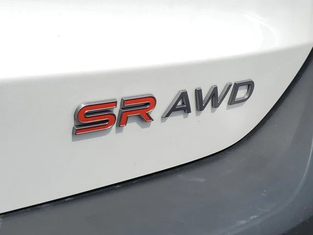 Used 2025 White Nissan SR image 7