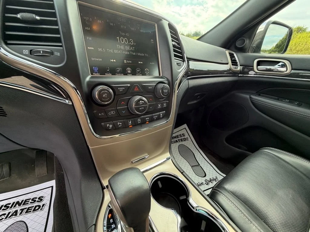 Used 2017 Bright White Clea Jeep Overland image 28