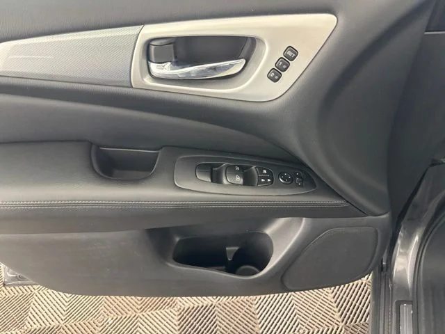 Used 2017 Gray Nissan SL image 18