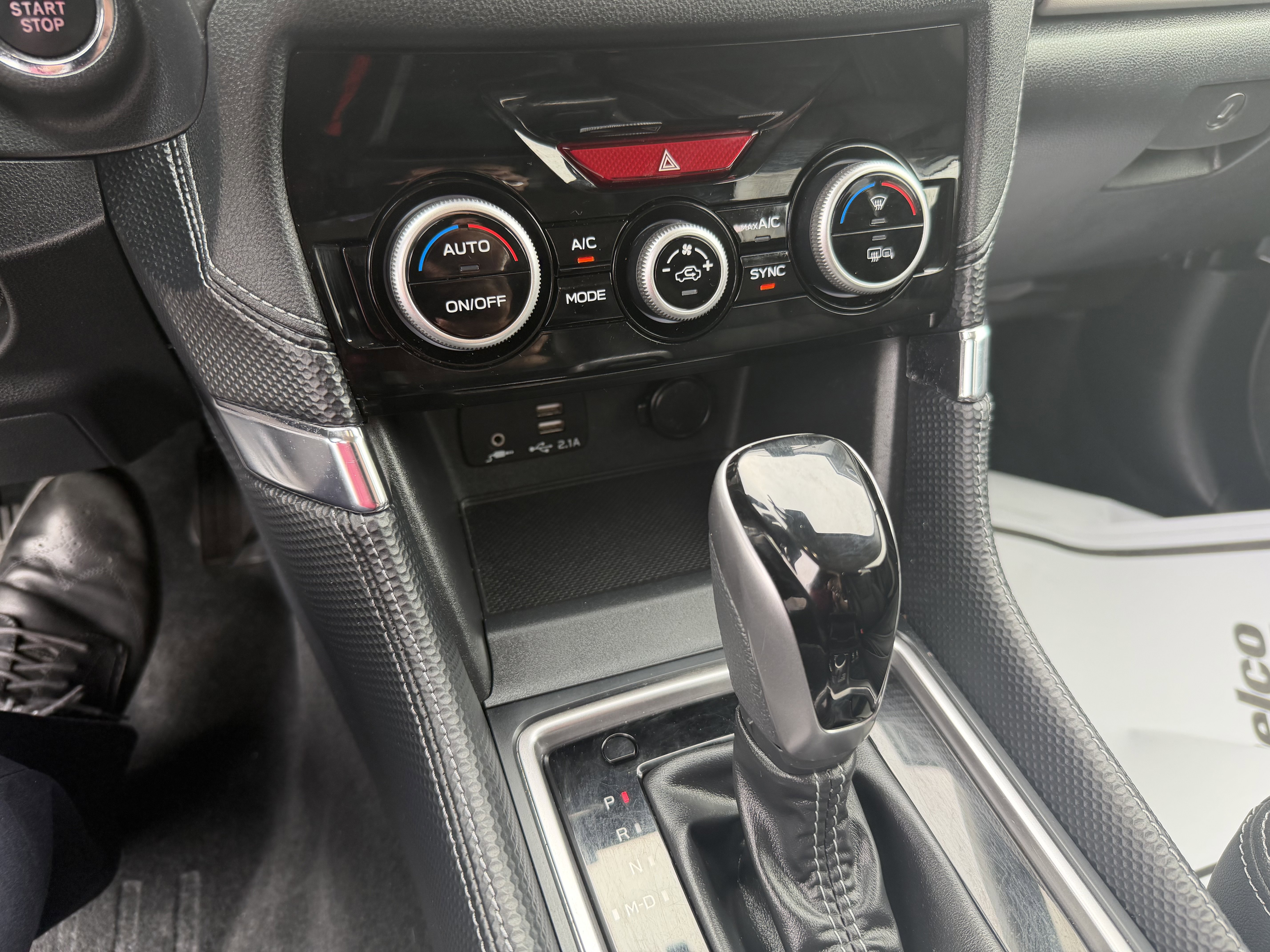 Used 2024 Ice Silver Metallic Subaru Limited image 12