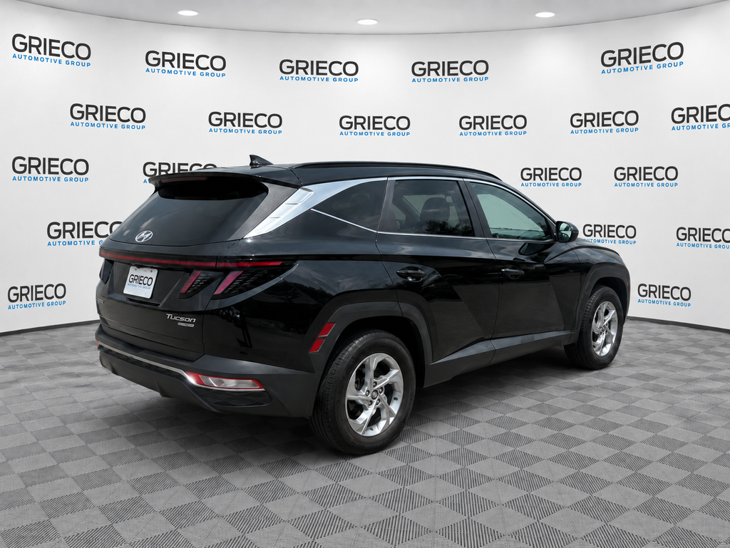 Used 2022 Black Hyundai SEL image 4