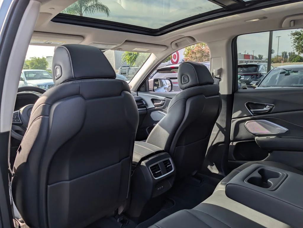Used 2025  Acura Technology Package image 15
