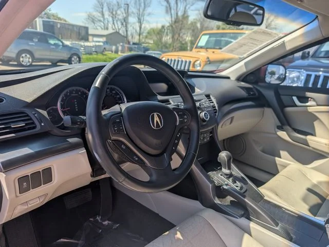 Used 2011 Red Acura 2.4 image 8