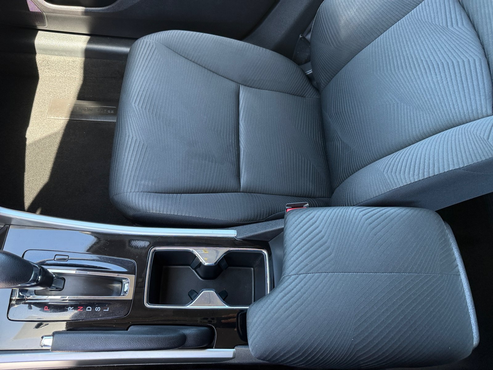 Used 2017 Silver Honda LX image 14