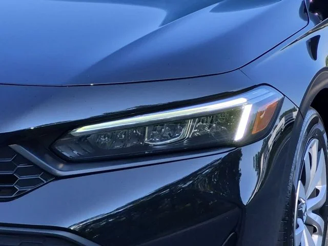Used 2025  Honda LX image 17
