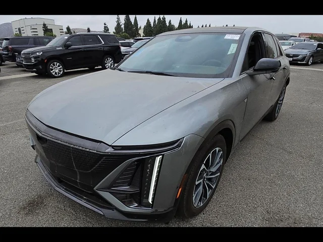 2024 Cadillac LYRIQ Sport 3