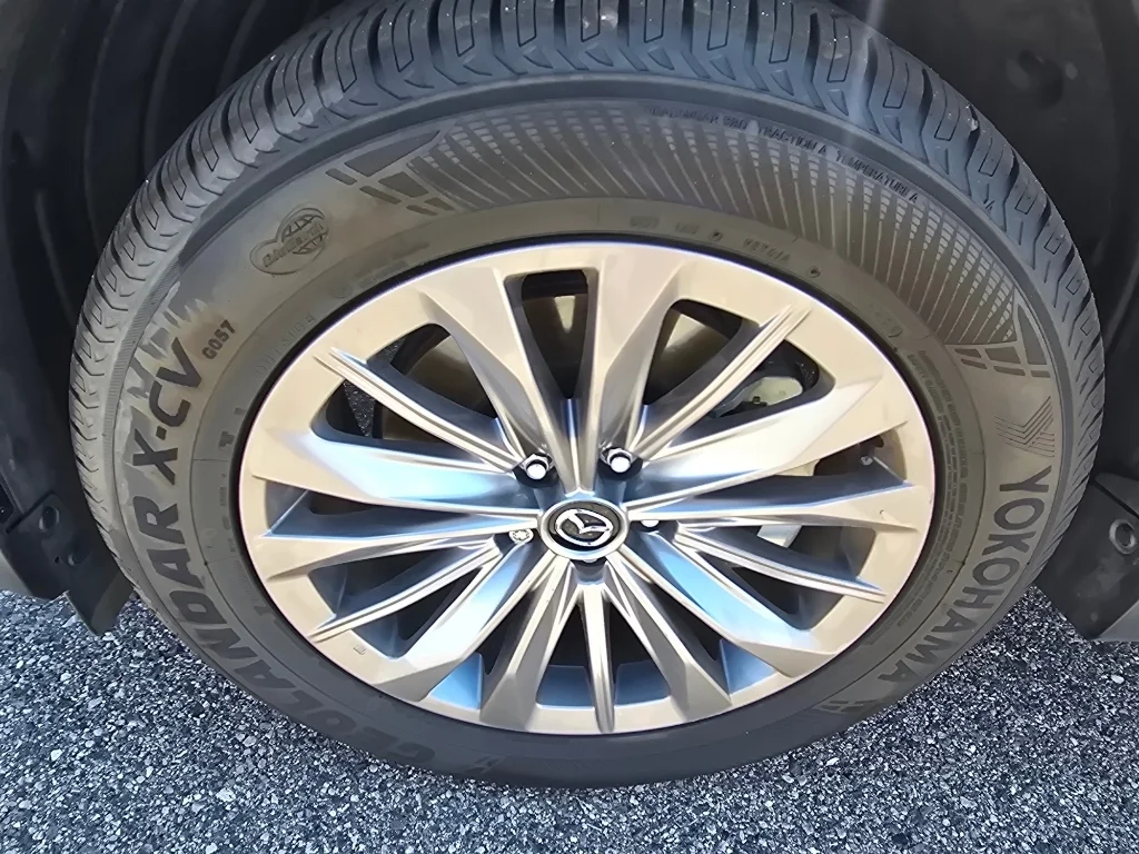 Used 2025 Deep Crystal Blue Mica Mazda Preferred Package image 9