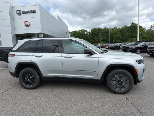 New 2026 Silver Jeep Altitude image 2