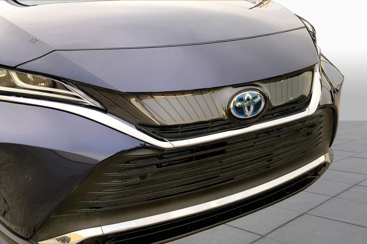 Used 2022 Blueprint Toyota XLE image 28