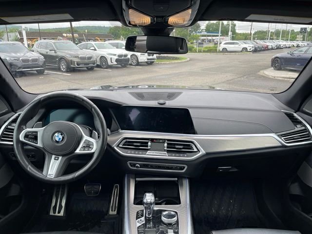Used 2021 Black BMW xDrive40i image 32