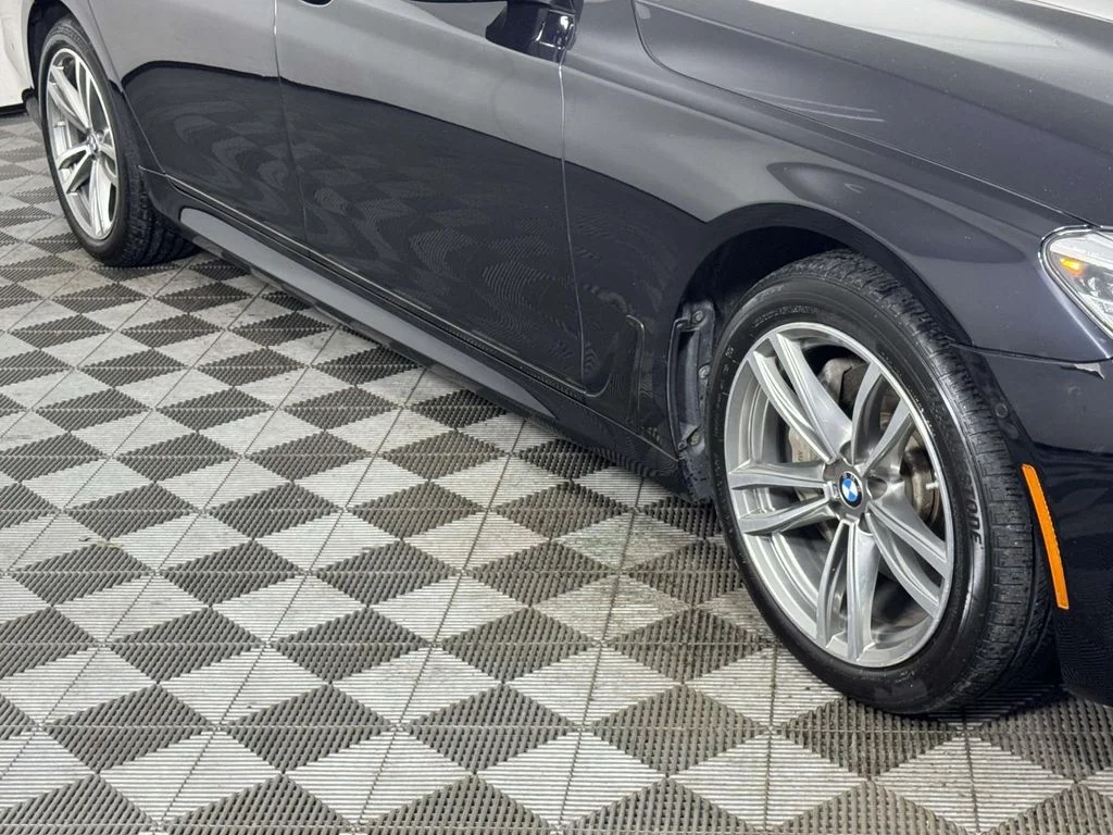 Used 2019 Black BMW 740i xDrive image 12