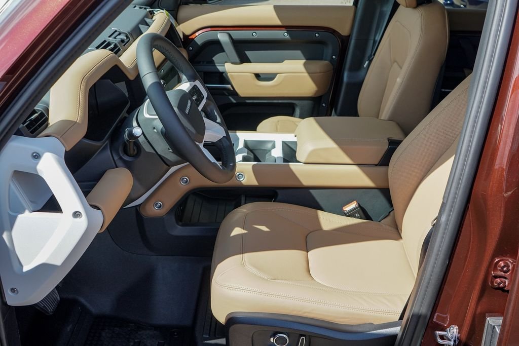 New 2026 Sedona Red Metallic Land Rover S image 14