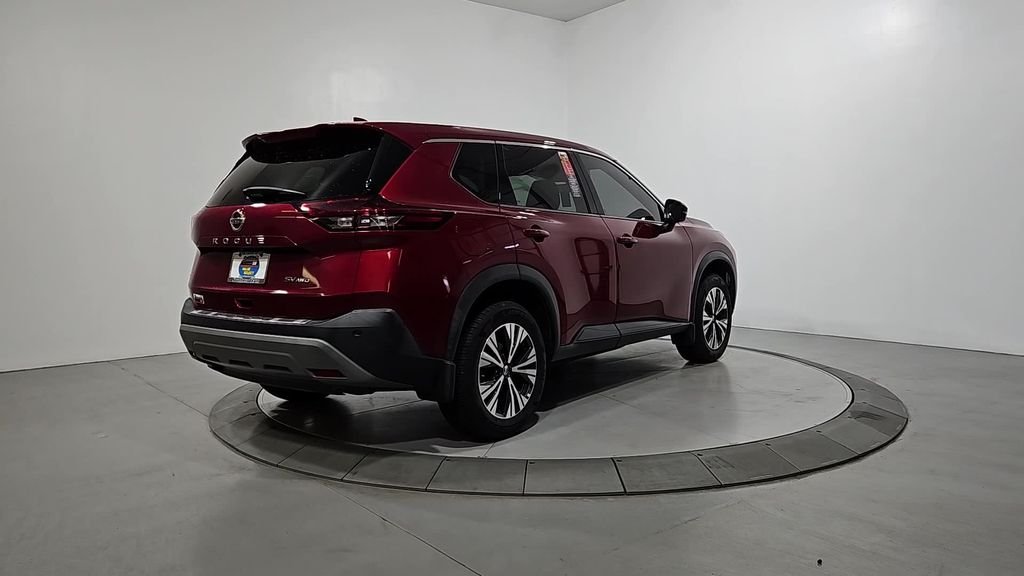 Used 2021 Red Nissan SV image 5