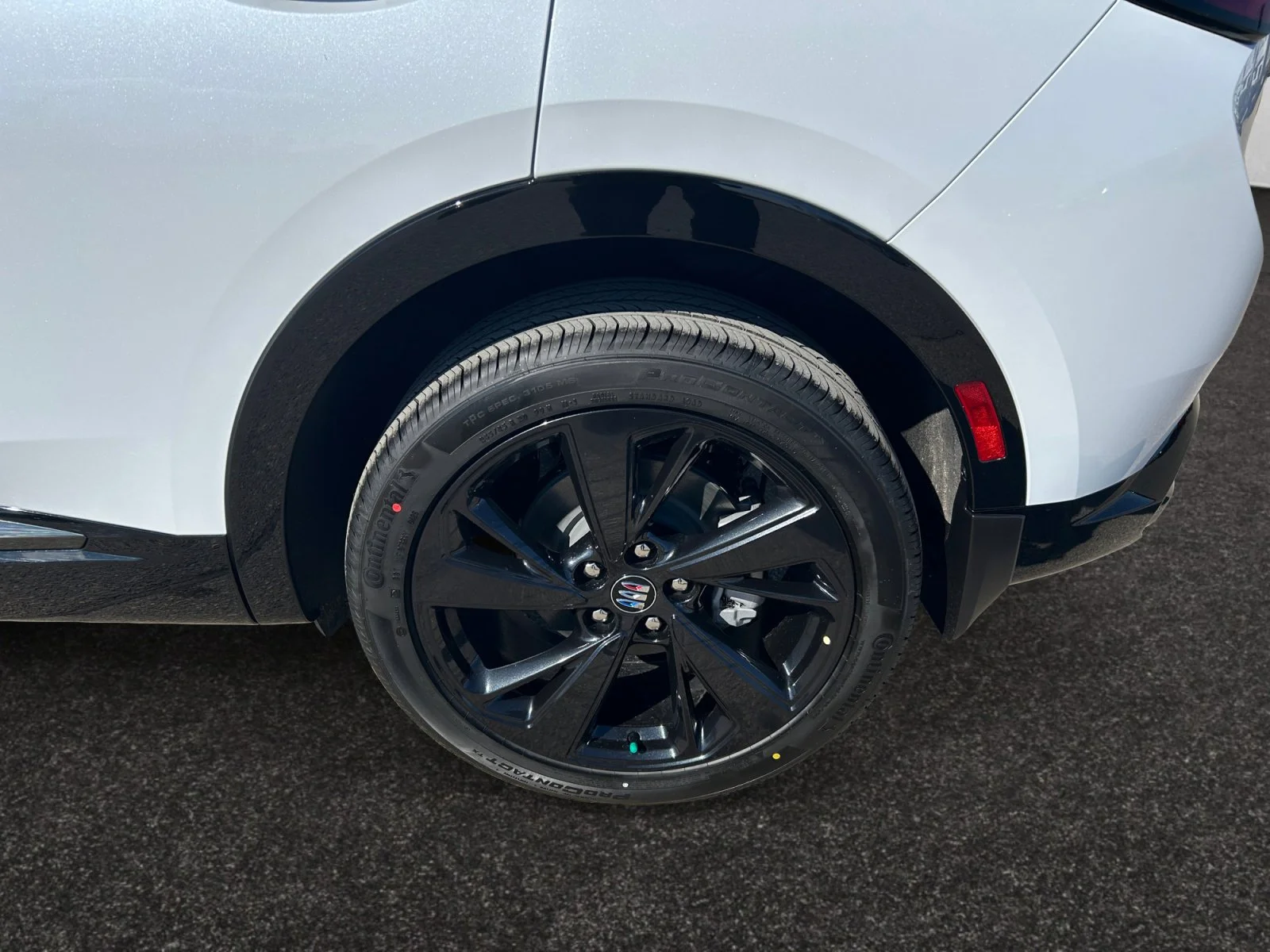 New 2026 Iridescent White Tricoat Buick Sport Touring AWD image 9