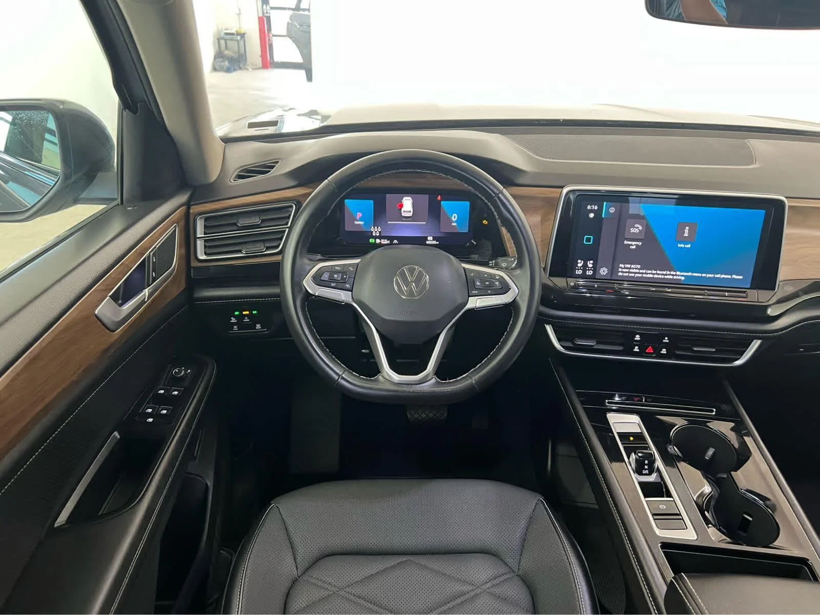 2025 Volkswagen Atlas SE w/Tech - Photo 27