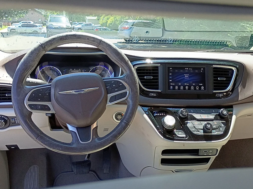 Used 2020 Velvet Red Pearl Coat Chrysler Launch Edition image 11