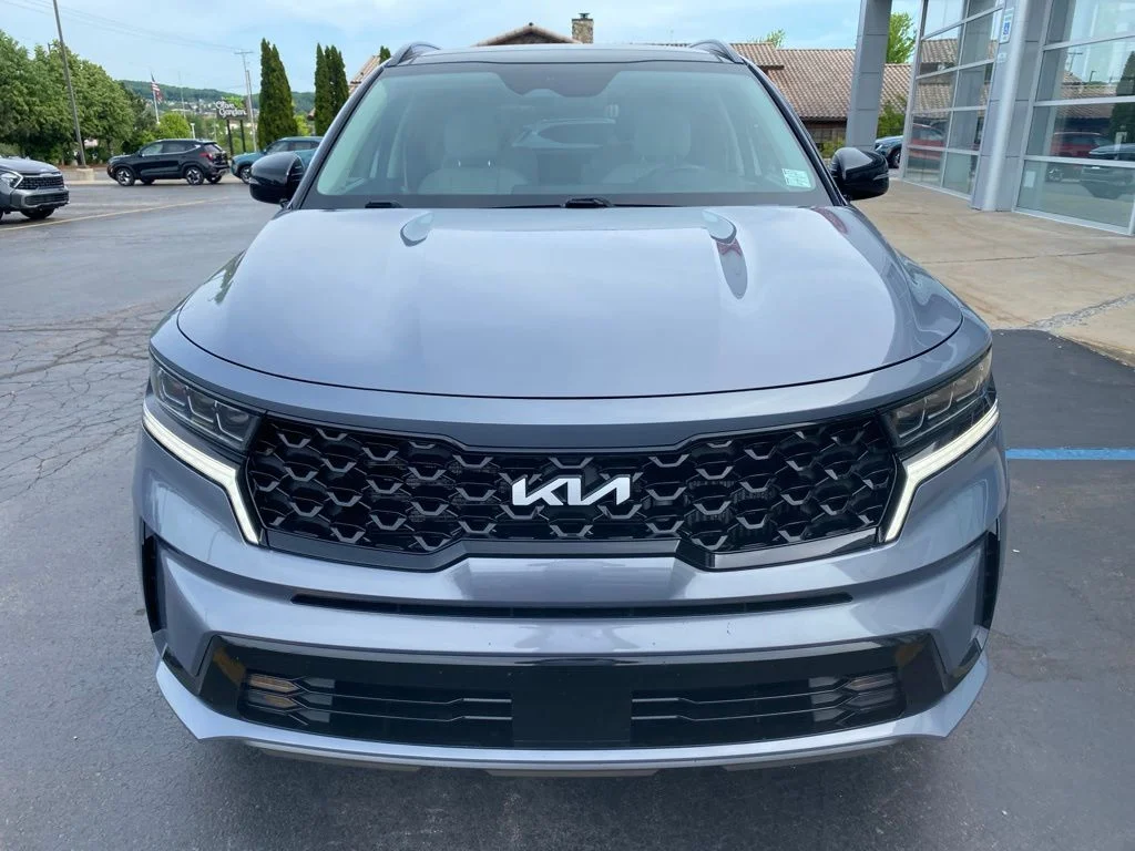 Used 2023 Silver Kia SX image 5