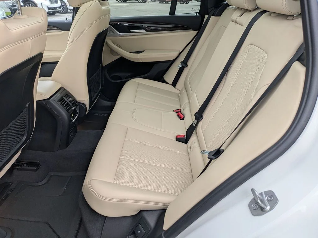 Used 2023 White BMW sDrive30i image 20