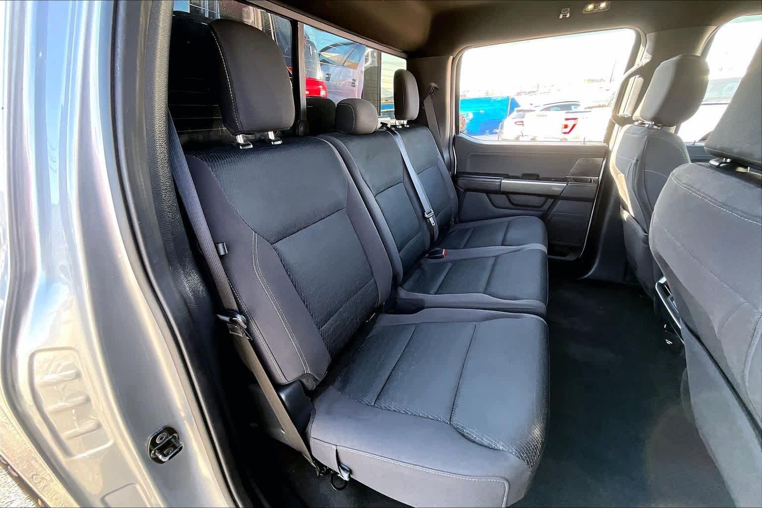 Used 2023 Iconic Silver Ford XLT image 18