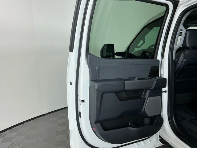 New 2026 Star White Metallic Tri-Coat Ford Lariat image 33