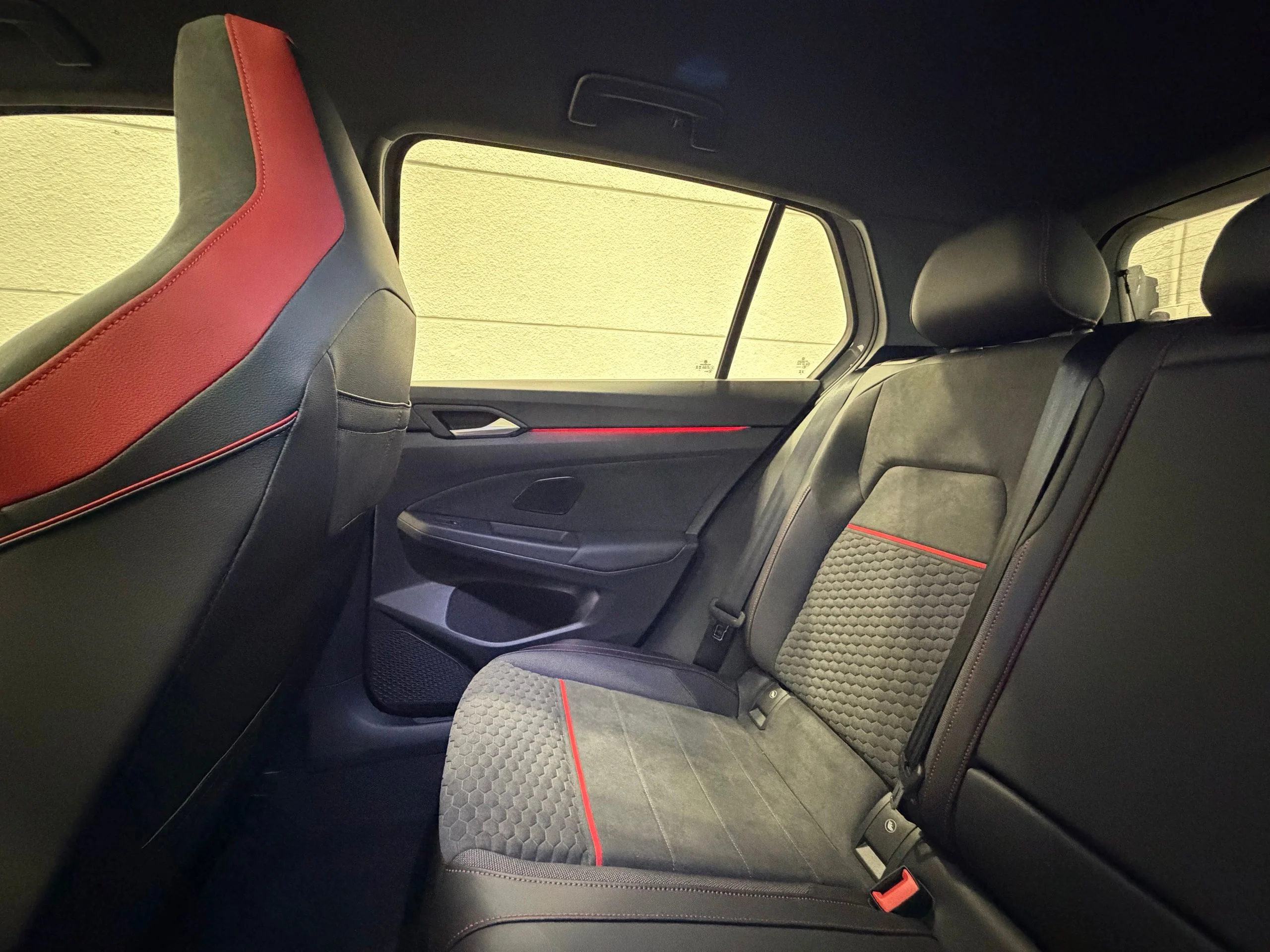 2025 Volkswagen Golf GTI SE - Photo 32
