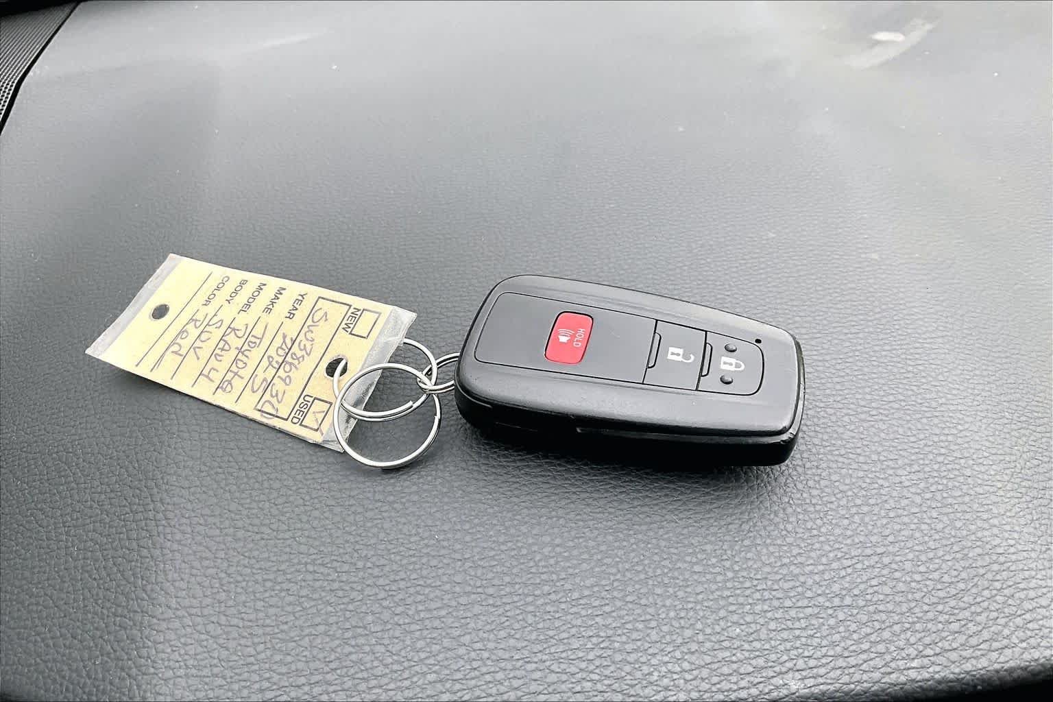 Used 2025 Ruby Flare Pearl Toyota XLE image 15