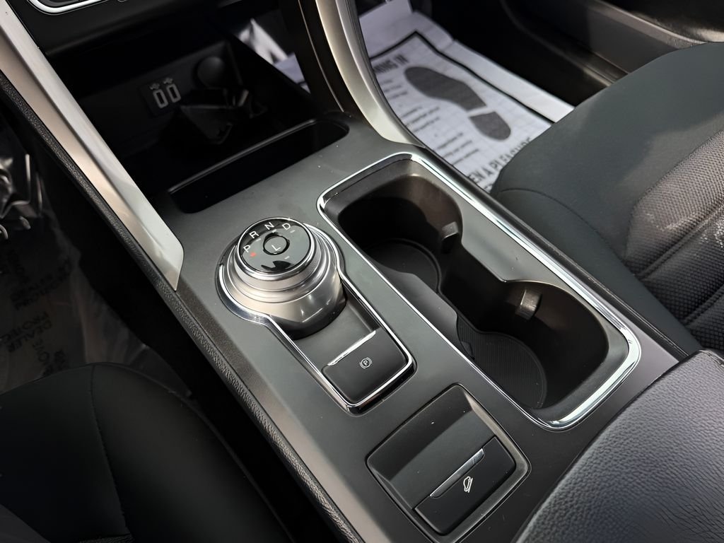 Used 2019 Silver Ford SE image 17