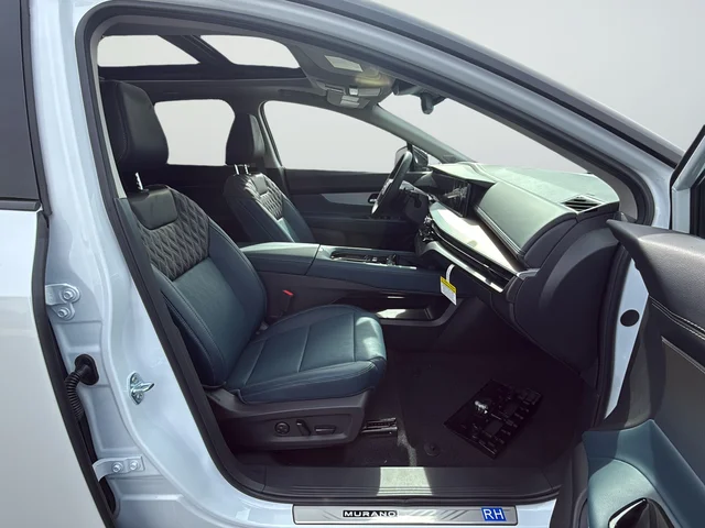 New 2026 Everest White Pearl TriCoat / Super Black Two-tone Nissan Platinum image 9