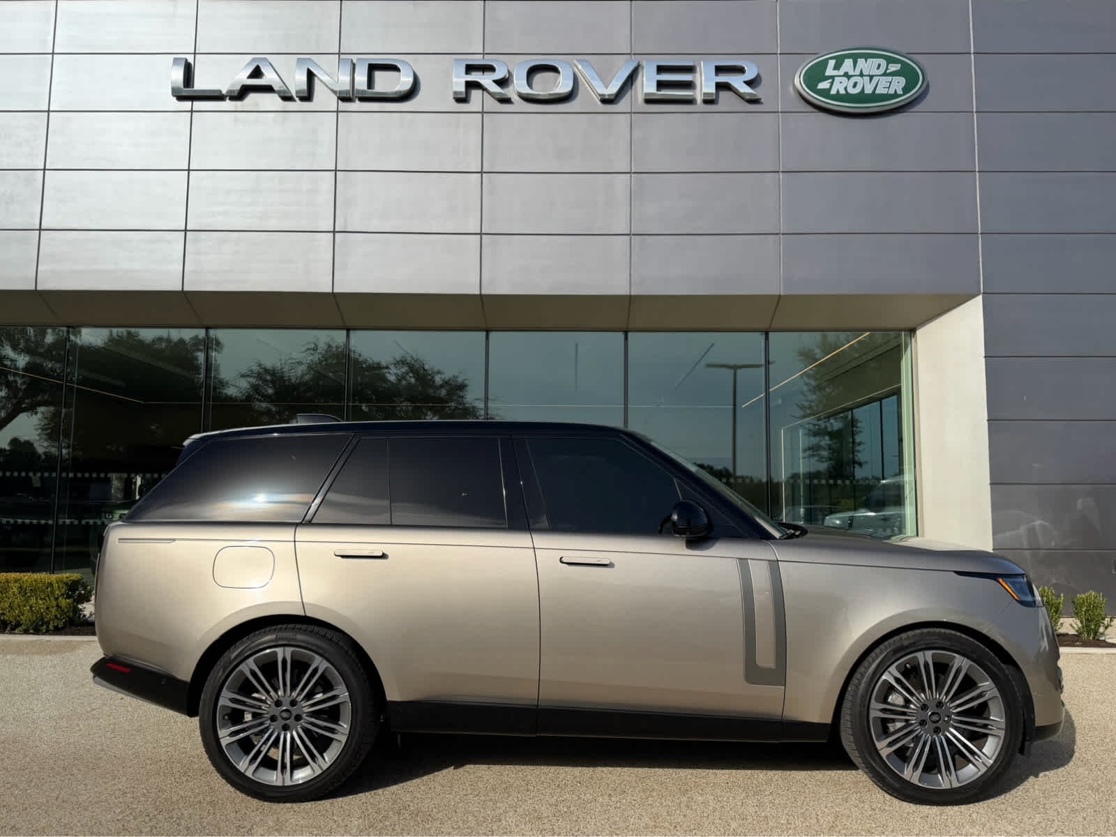 Certified Used 2024 BATUMI GOLD Land Rover SE image 6