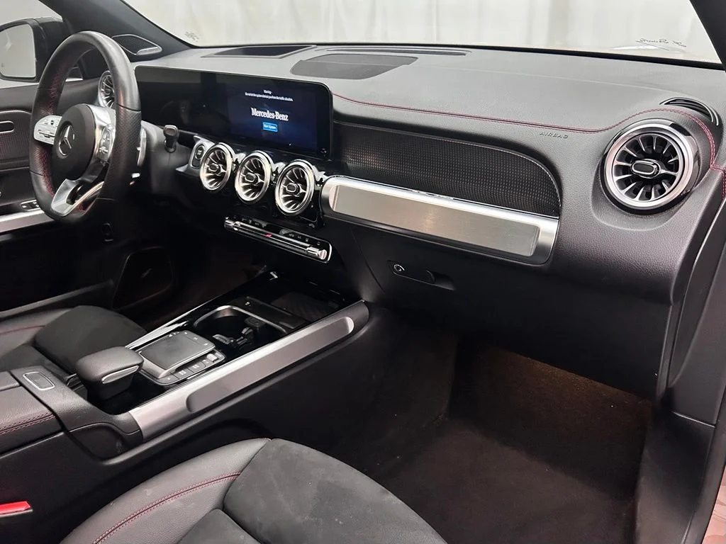 Used 2023 Gold Mercedes-Benz 300 image 18
