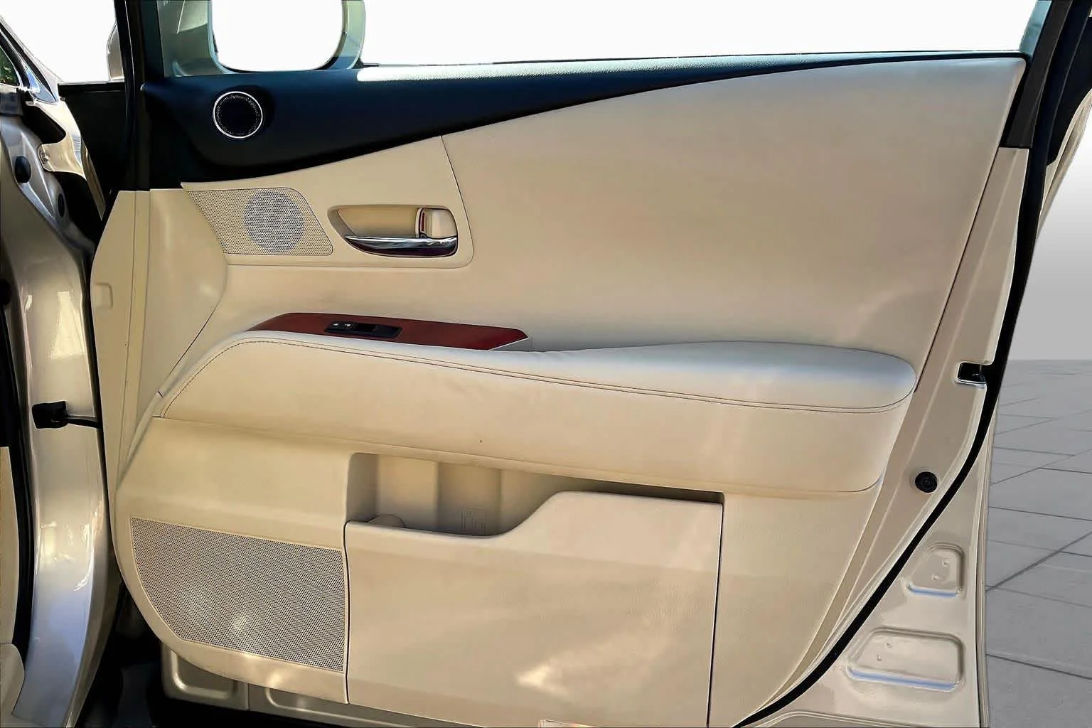 Used 2012 Satin Cashmere Metallic Lexus  image 22