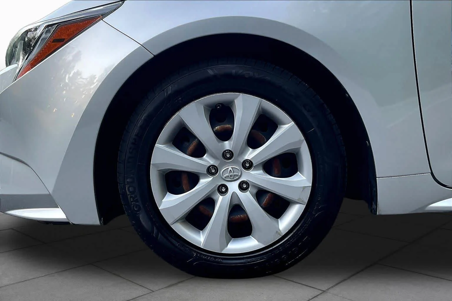 Certified Used 2022 Classic Silver Metallic Toyota LE image 11