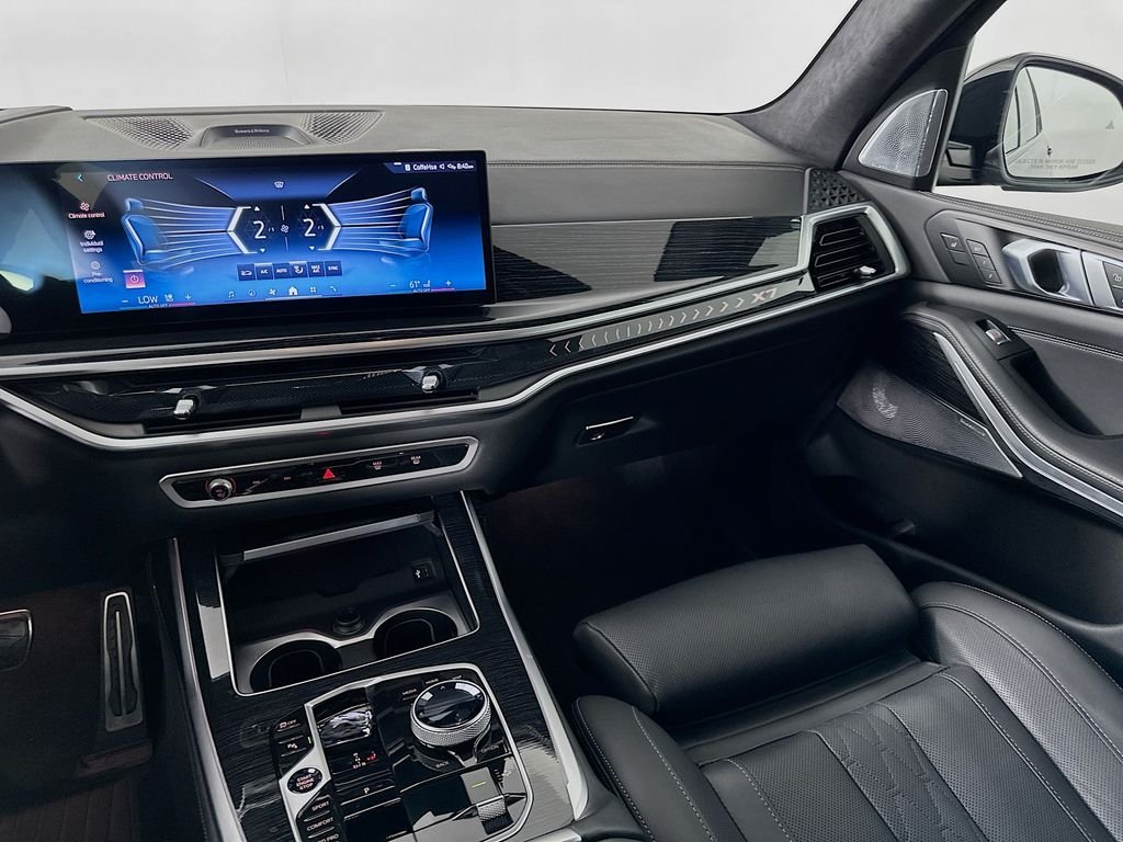 Used 2024 Carbon Black Metallic BMW xDrive40i image 24