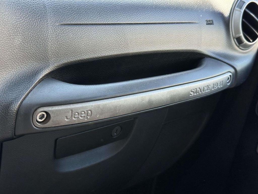 Used 2014 Black Jeep Sport image 28