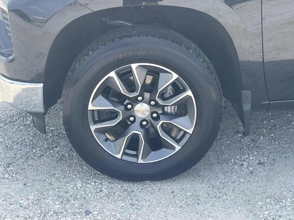 2023 Chevrolet Silverado 1500 LT - Photo 7