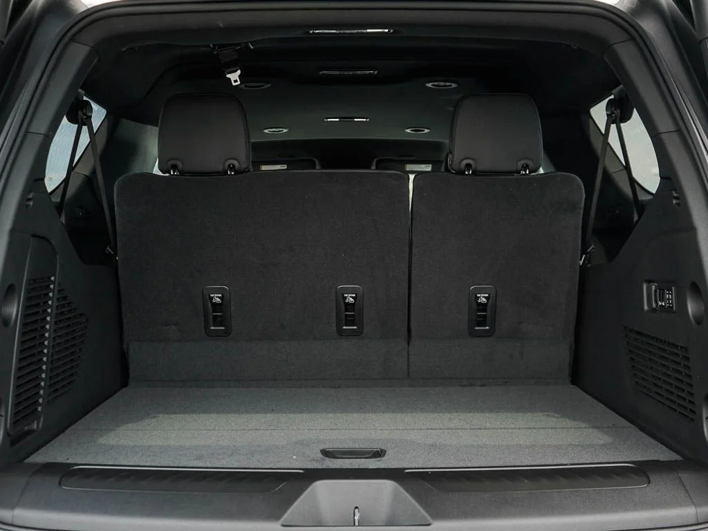 New 2026 Summit White GMC Elevation image 8