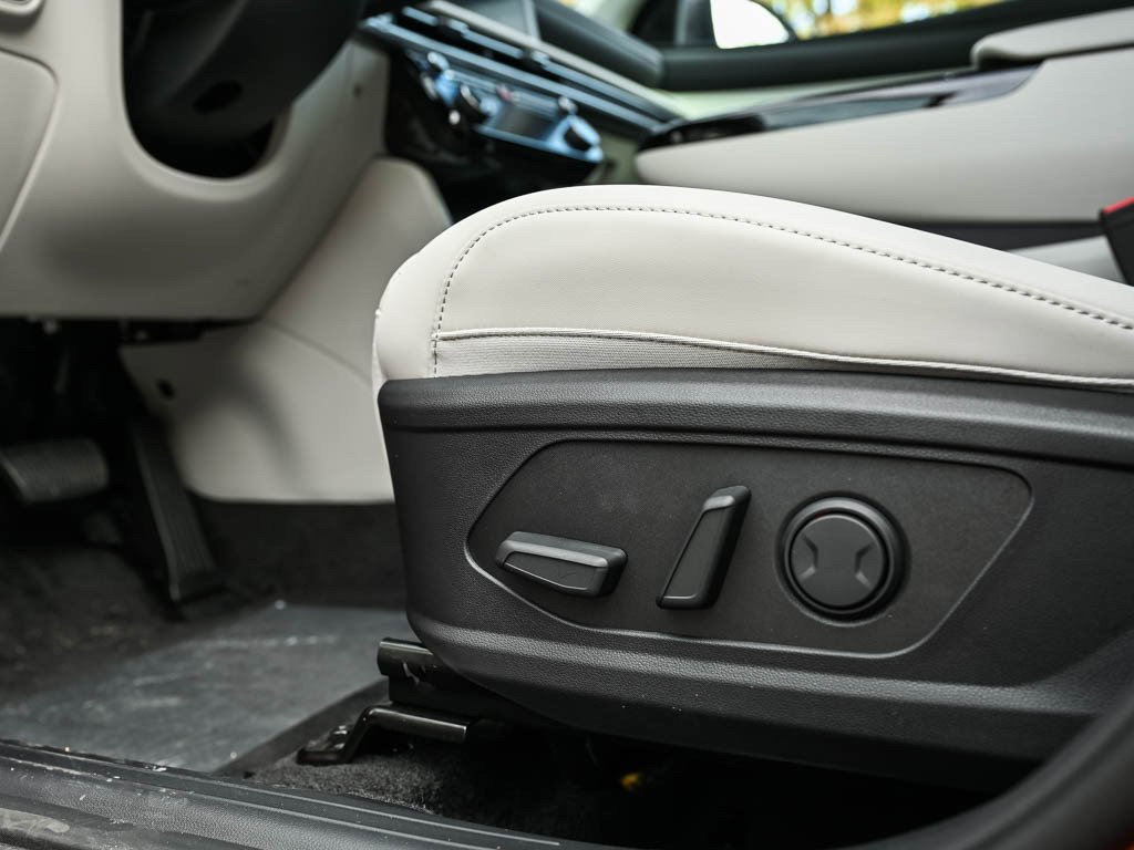 New 2026 Ash Black Hyundai SEL Convenience AWD image 18