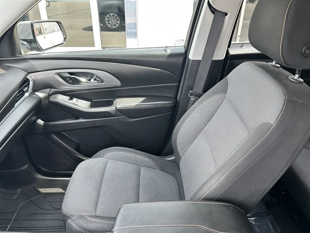 Used 2018 Brown CHEVROLET LT Cloth image 17