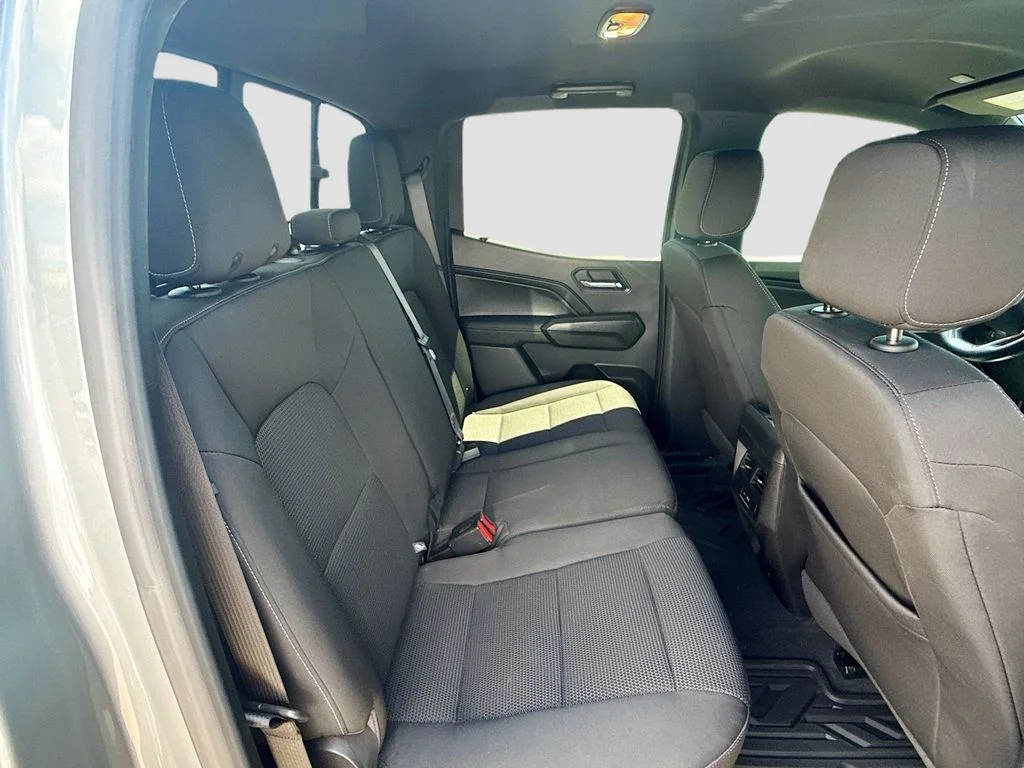Used 2023 Silver GMC Elevation image 31