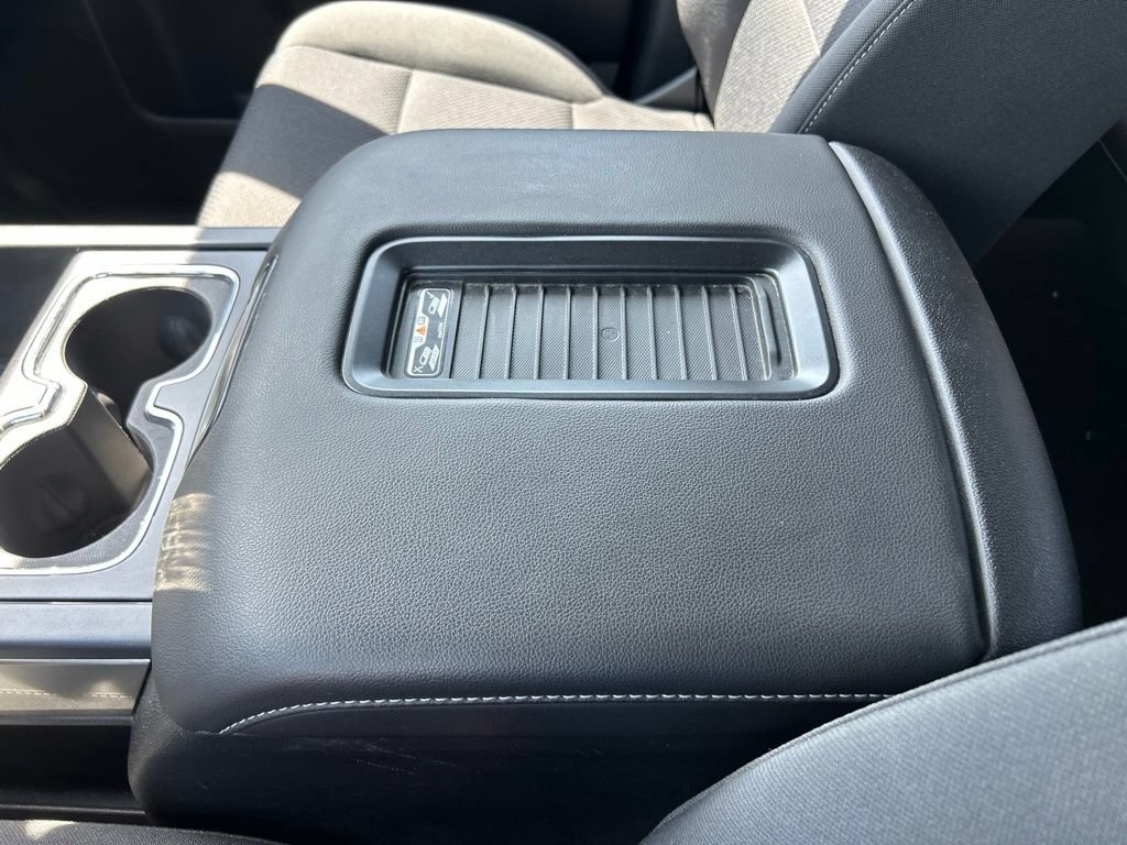 Used 2018 SUMMIT WHITE Chevrolet LT image 33
