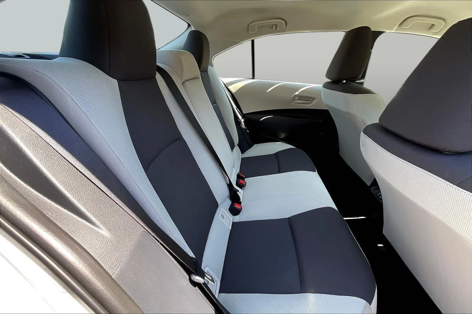 Used 2024 Ice Cap Toyota LE image 20