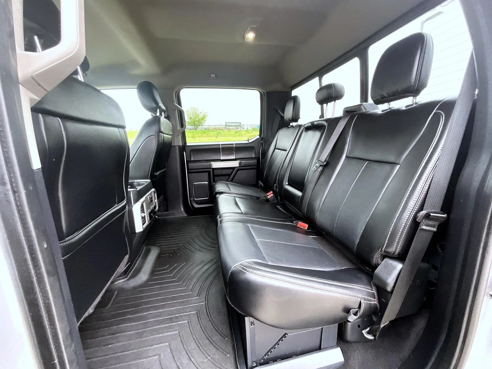 Used 2020 Silver Ford Lariat image 20