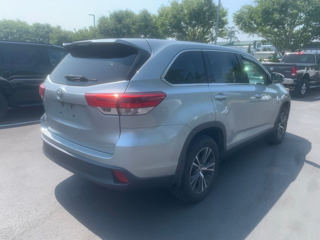 Used 2019 Silver Toyota LE image 3