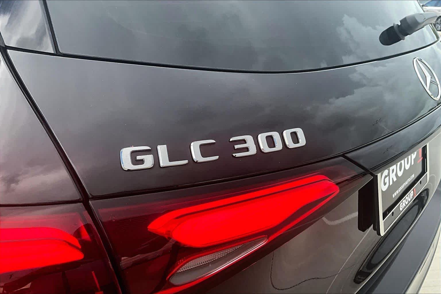 Used 2025 Black Mercedes-Benz GLC 300 image 9